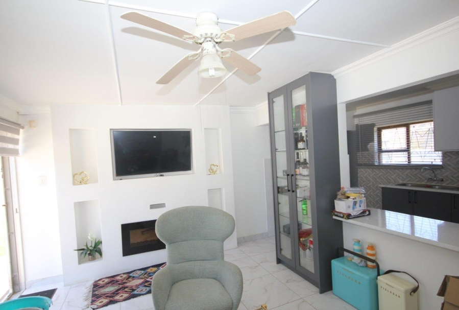 4 Bedroom Property for Sale in Sunnyridge Eastern Cape